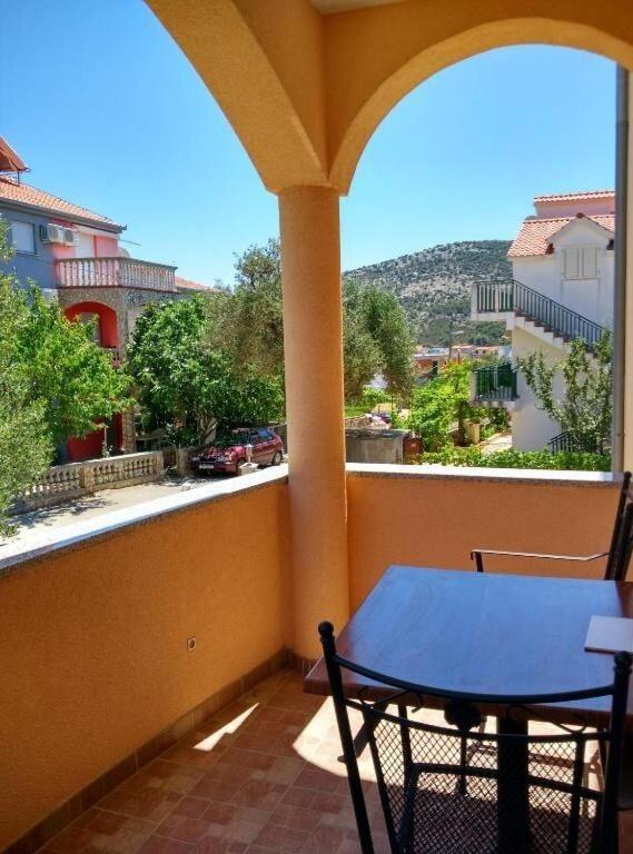 Apartments Antonija - Fitness Vinišće Dış mekan fotoğraf