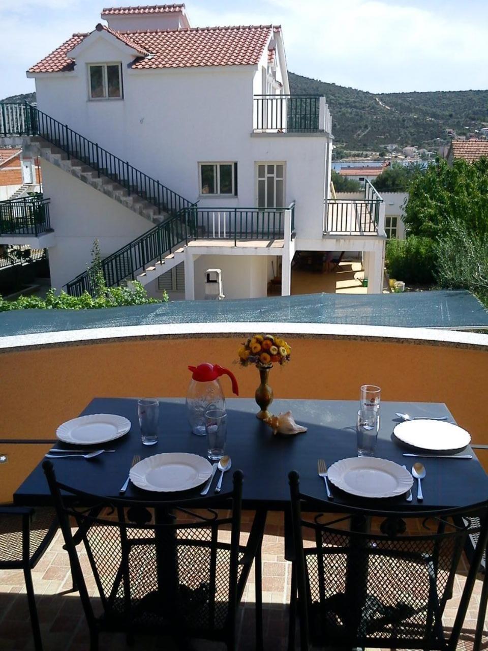 Apartments Antonija - Fitness Vinišće Dış mekan fotoğraf